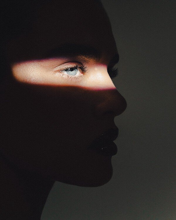 Flash editorial