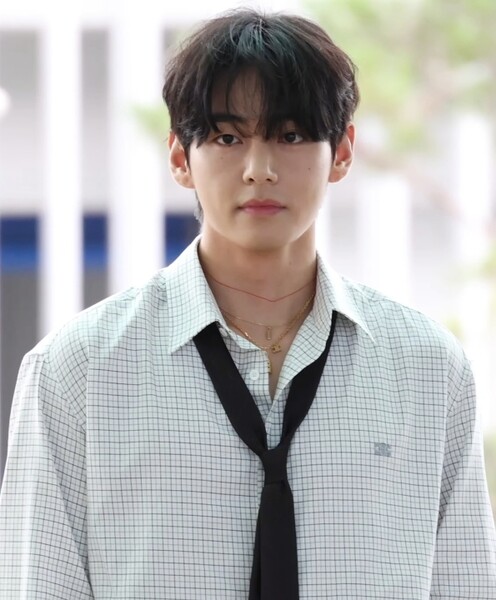 V (BTS)